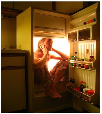 Girl in Refrigerator Because She is So Hot